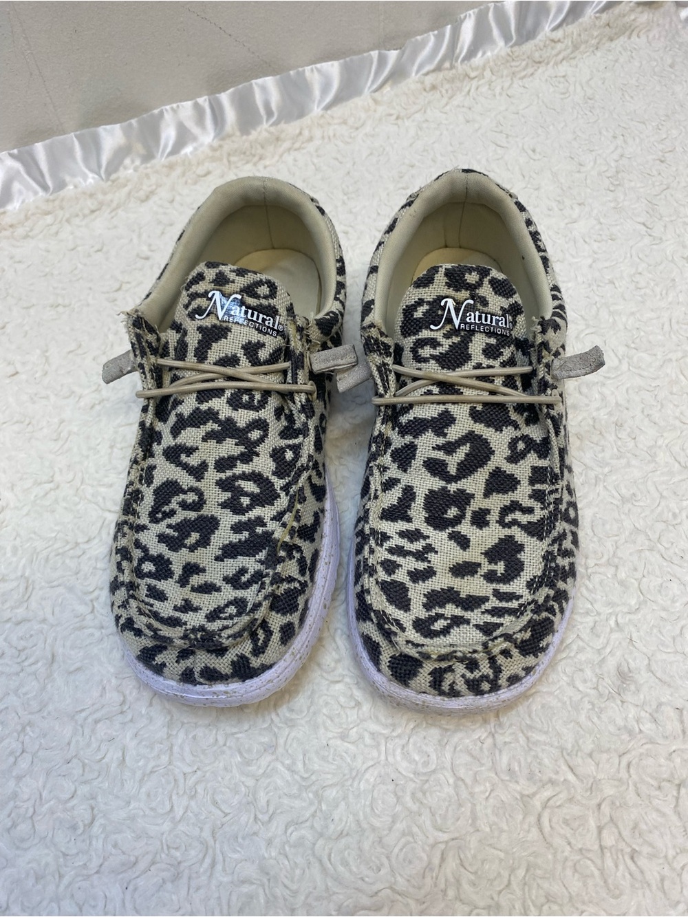 Natural reflections cheetah print  women's slip-on shoes size 7 hey dude style